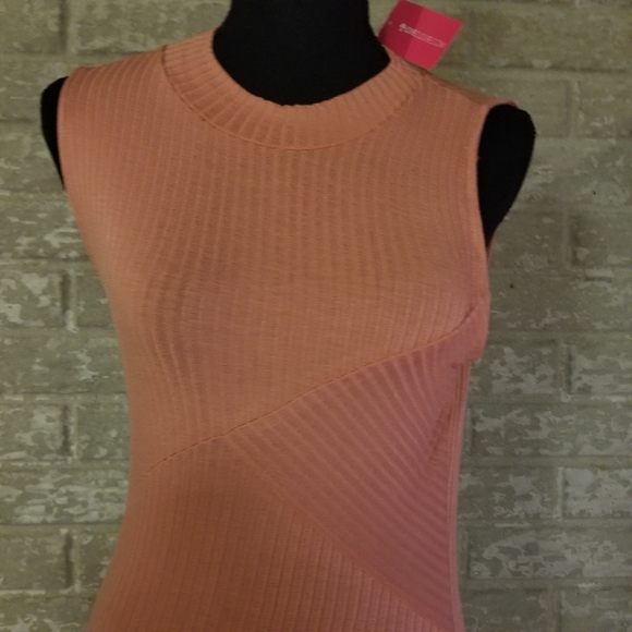 Pretty Love Culture sleeveless maxi dress - Picture 4 of 9